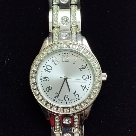 Silver-tone watch with crystals - no brand - Picture 5 of 6